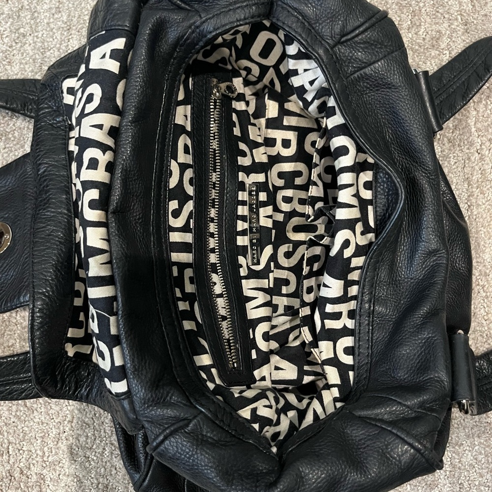 Marc by Marc Jacobs leather purse 🐈‍⬛ - Picture 4 of 6